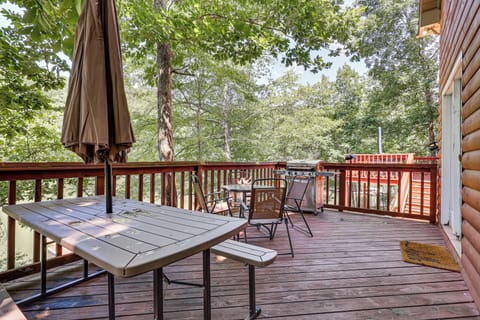 Deck | Gas Grill | Dining Area