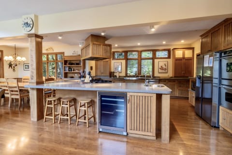 PhotoOct032023,122501AM