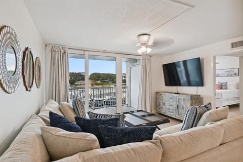 Dolphin Point 203C