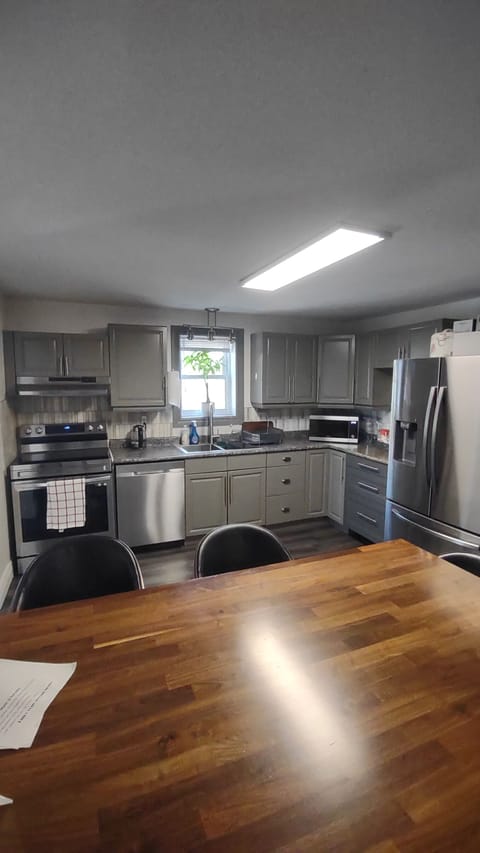 All new main appliances kitchen just upgrade.