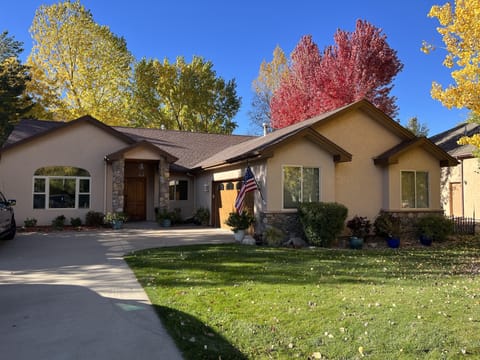 Beautiful home with SW charm