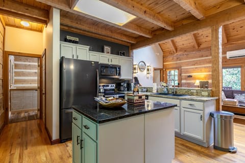 Main Level- fully stocked kitchen with dishwasher