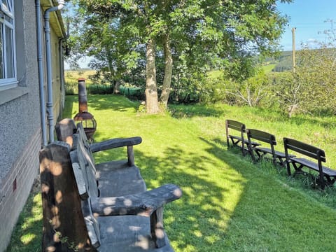 Exterior | Damil Cottage - Asloun Farmstay, Alford