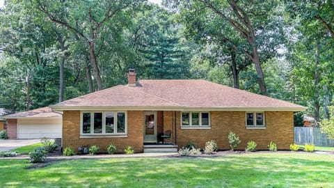 Welcome to Tall Oaks Cottage!