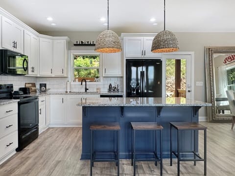 Little Bear - kitchen