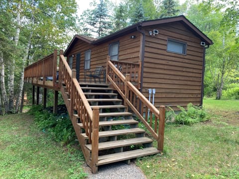 Deck entrance/Lakeside View