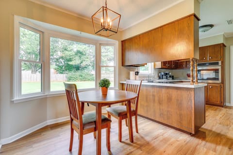 Dining Area | Dishware/Flatware
