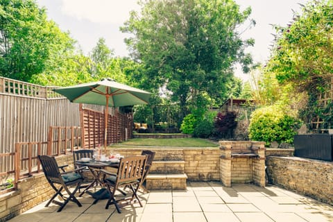 Tukes Cottage Garden - StayCotswold