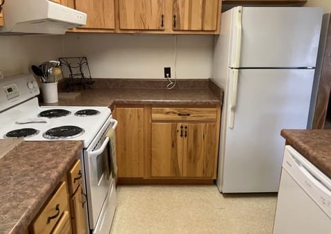 Kitchen! Fully stocked!