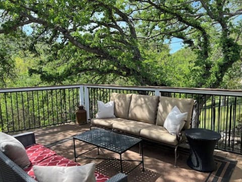 Quiet County Living near Downtown on the Oversized Deck to Enjoy!