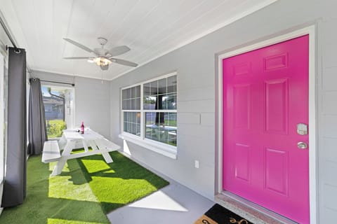 Welcome to Pink Homes! Self Check-in with your own unique access code.