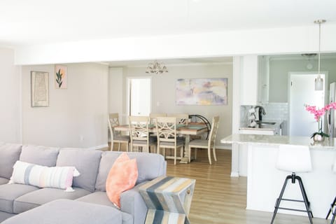 Spacious dining area with seating for six, perfect for hosting family dinners or elegant gatherings