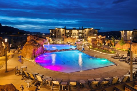 The pool is amazing at night with the lights on!