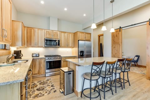 Kitchen | Cooking Basics | Ice Maker | Garbage Disposal