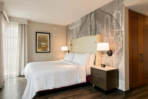 Comfortable Unit with King size bed