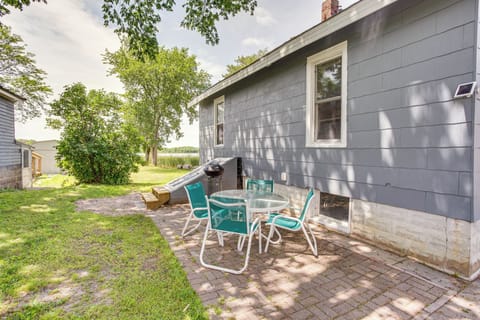 Shared Patio | Charcoal Grill