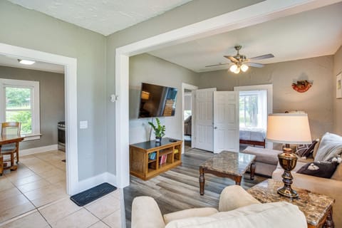 Mound Vacation Rental | 2BR | 1BA | 5 Stairs to Access | 1,800 Sq Ft