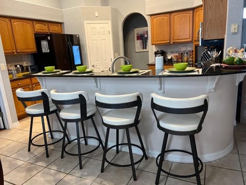 4 Bar stools for breakfast dining