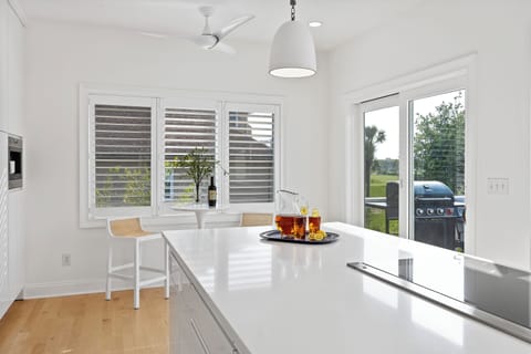 Extra Kitchen Seating - Access to Outside Deck