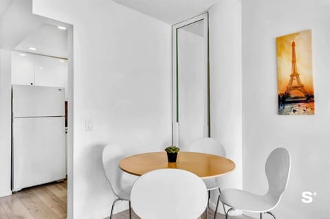 Dining table, 4 chairs