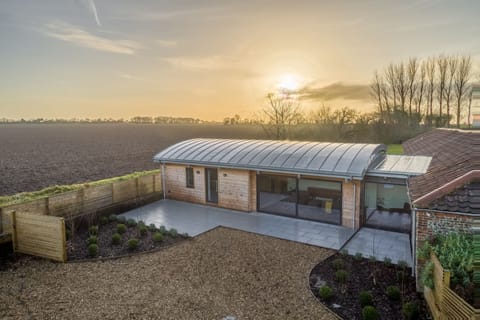 Big Sky Barn, Ridlington: Nestled into the beautiful countryside