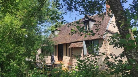 993fb9cc-87f1-4edb-a25c-28570a36e362