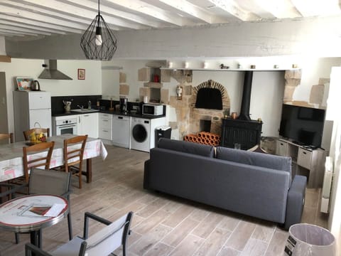 a7780eeb-1aa3-472c-bfa8-f71bcc72cef0