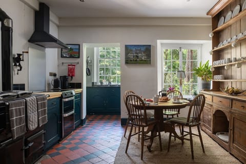 country kitchen with breakfast table