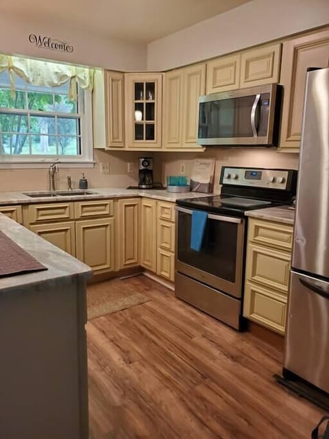 Fully furnished kitchen