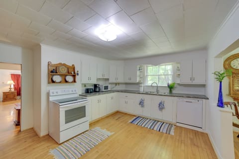 Kitchen | Coffee Maker | Cooking Utensils | Toaster | Window A/C Units