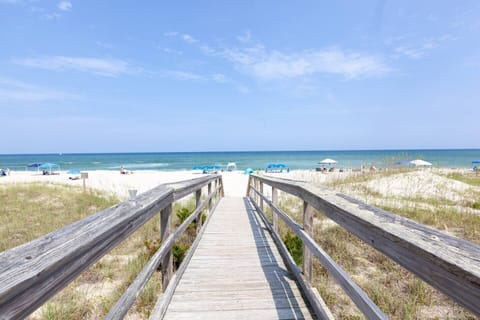 500ft to North Atlantic Ave Public Beach Access