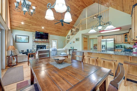 Dining Area | Dishware & Flatware