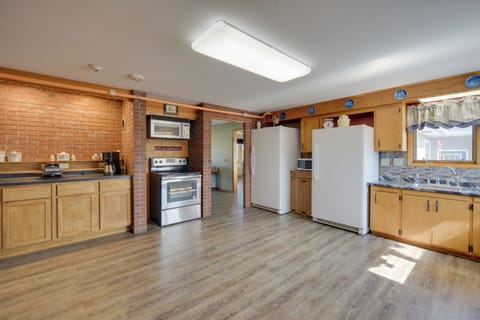 Kitchen | Blender | Crockpot | Drip Coffee Maker | Toaster