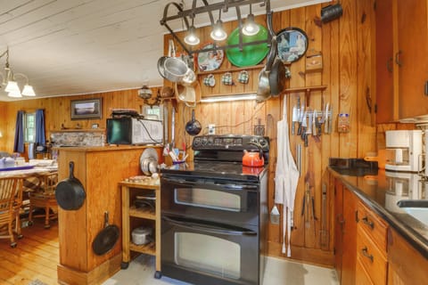 Kitchen | Cooking Basics | Complimentary Spices | Blender | Crockpot