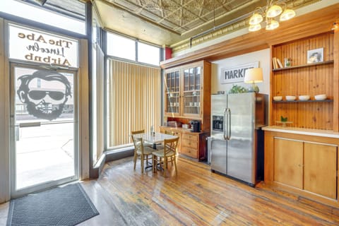 Additional Dining Area | Dining Table | Coffee Bar