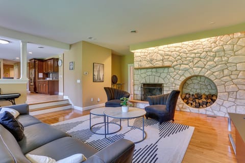 Warwick Vacation Rental | 4BR | 3BA | 3,256 Sq Ft | Stairs to Access