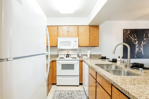 Fully equipped kitchen