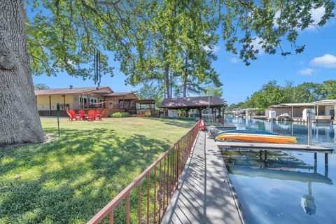 Welcome to La Vida Lago!