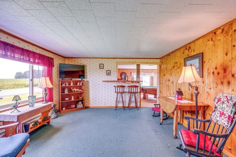 Penn Yan Vacation Rental | 3BR | 1BA | 1,800 Sq Ft | Stairs Required to Enter