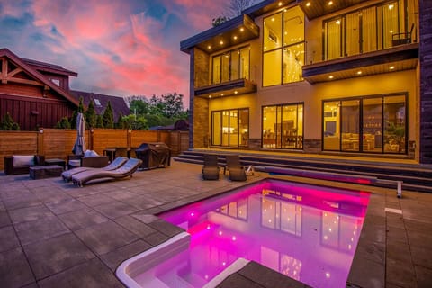 Perfect for relaxation and family gatherings right on the lake.