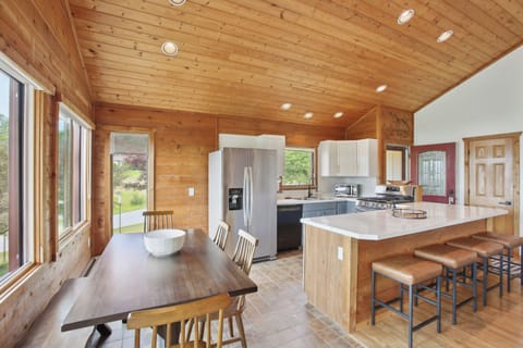 Dining Area & Kitchen | 1st Floor | Coffee Maker | Toaster