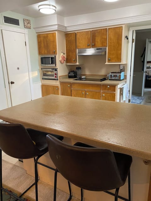 Full kitchen with all amenities.