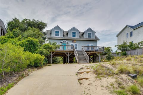 Corolla Vacation Rental | 4BR | 3.5BA | 1,650 Sq Ft | Stairs Required