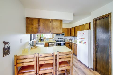 Kitchen | Dishwasher | Keurig Coffee Maker | Toaster