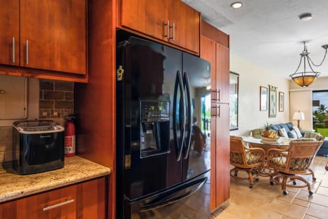 Full size appliances in the kitchen