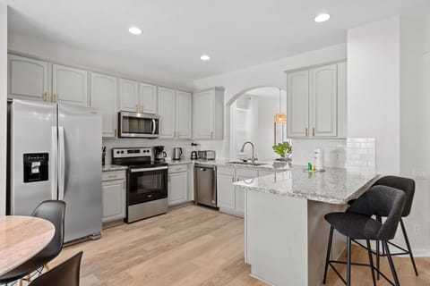 Prepare gourmet meals in our stylish and well-equipped kitchen