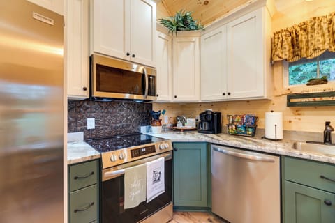 Kitchen | 1st Floor | Coffee Maker | Cooking Basics