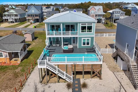 Exterior / Pool Deck - Oceanview