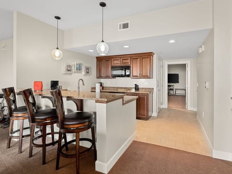 Townhome #606 - First Floor Kitchenette
