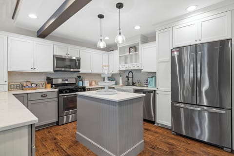Fully stocked Kitchen for cooking and hosting, Keurig/coffee pot and tea kettle